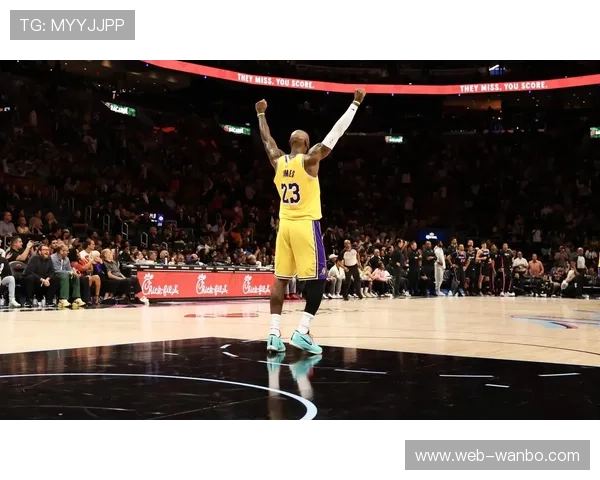 湖人队连胜势头强劲詹姆斯带队迎战季后赛劲敌引关注